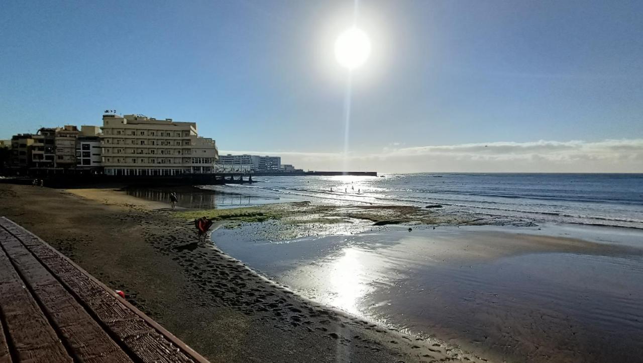 Alquilaencanarias El Medano Junto A La Playa Esterno foto
