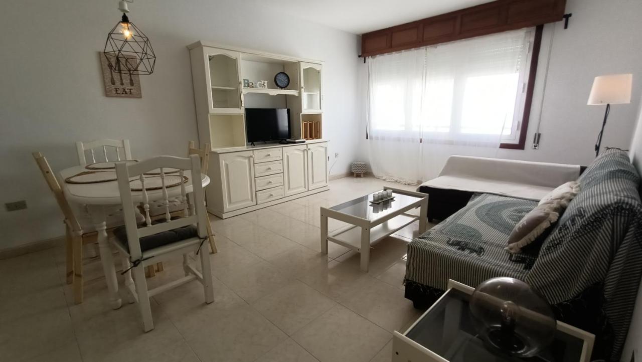 Alquilaencanarias El Medano Junto A La Playa Esterno foto